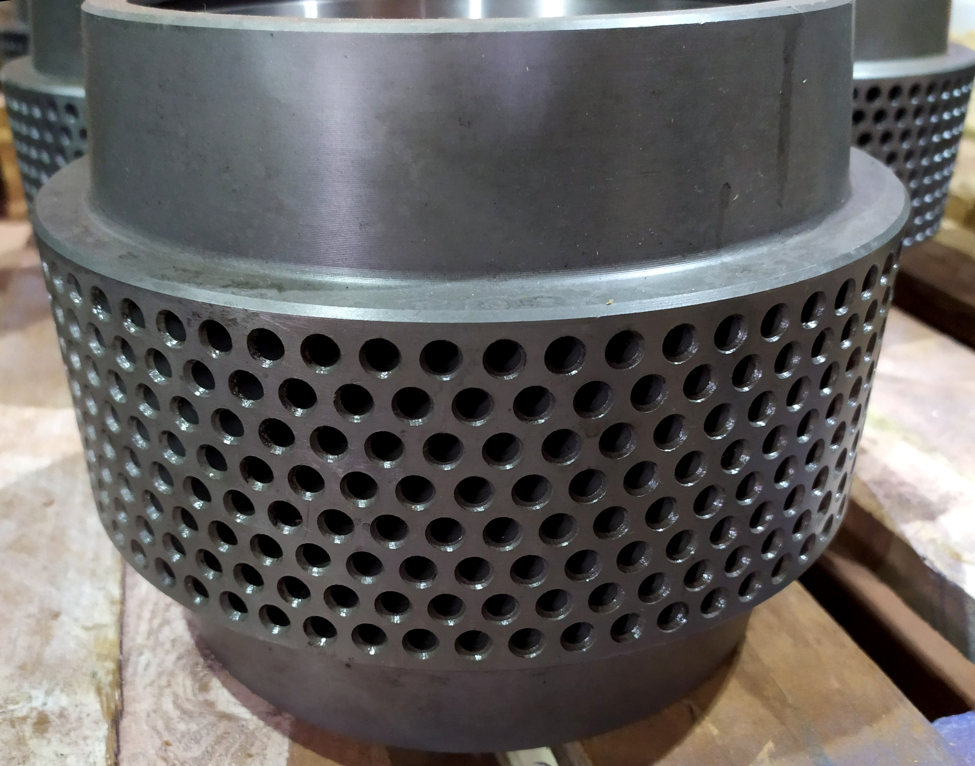 Influence of the Surface Form of the Track on the Shell